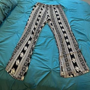 Forever 21 black and white palazzo pants - MED